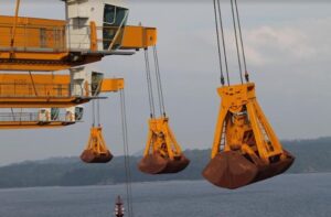 mais produtividade em operacoes portuarias com grabs mecanicos
