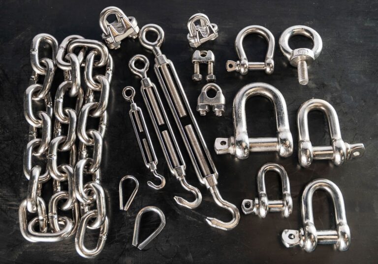 Acessórios em inox para cabos de aço: performance, durabilidade e segurança para aplicações industriais