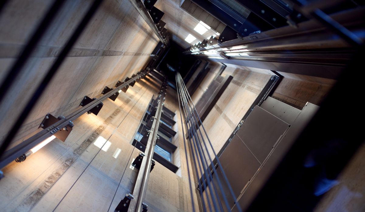 Cabo de aço para elevadores em uso