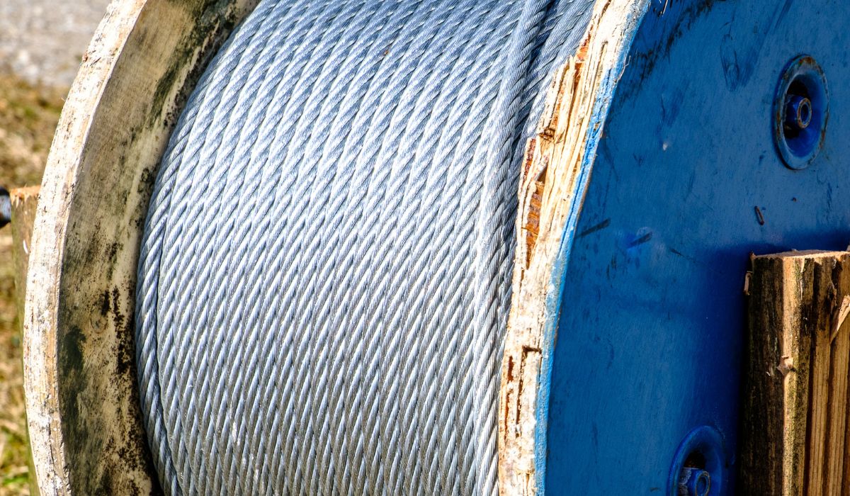 Cabo galvanizado vs. cabo inox: como escolher o material certo para ambientes corrosivos? 1 Diferenças entre cabo de aço galvanizado ou inox